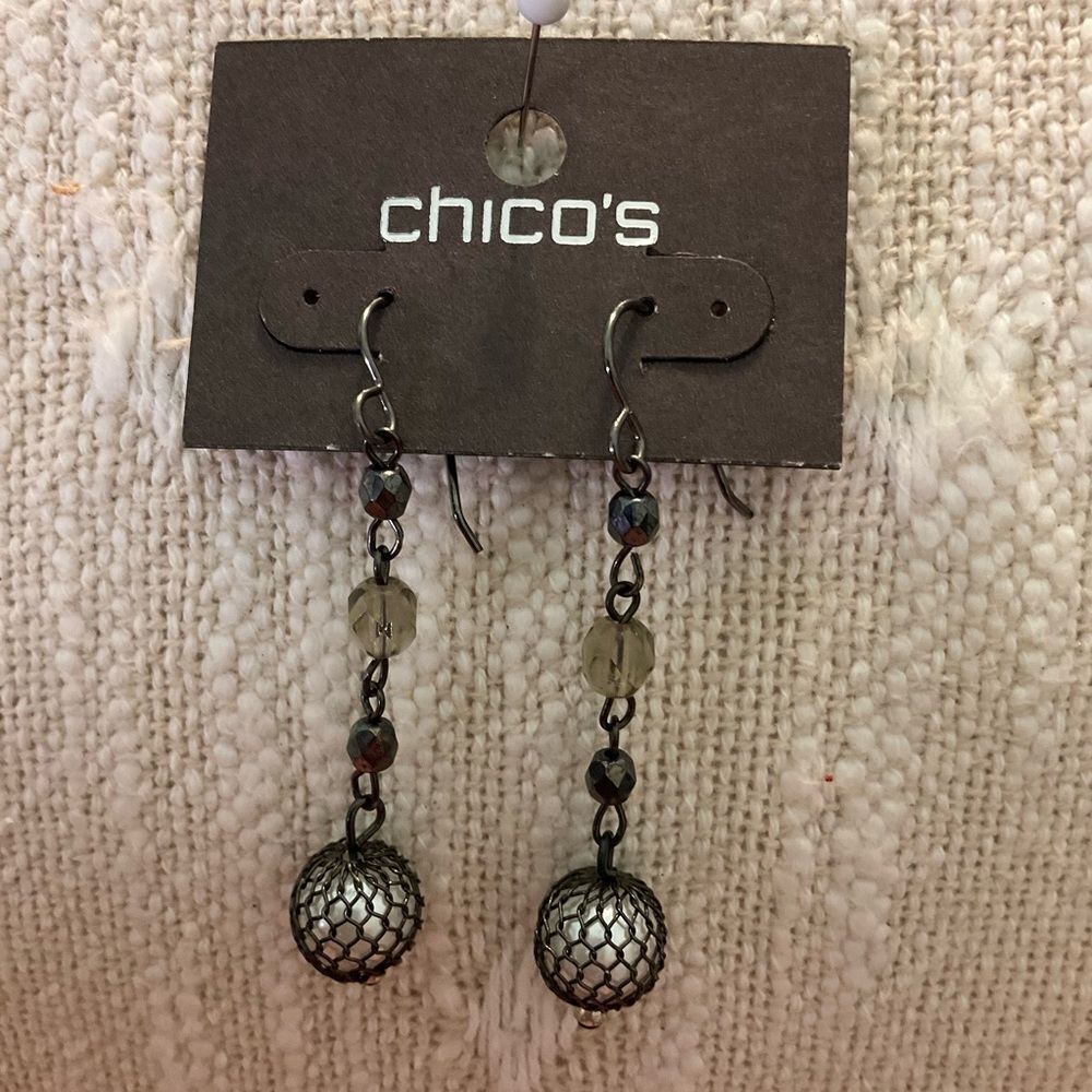 0127-Chico's Silver and Black Dangle Earrings‎